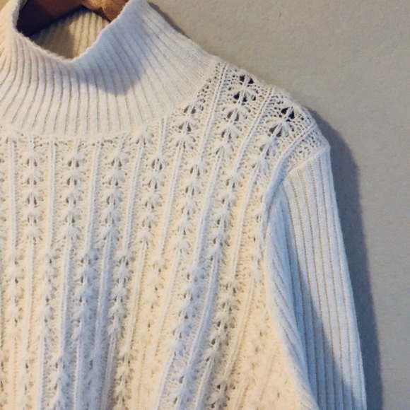 Chelsea28 Off White Sweater - Picture 4 of 6